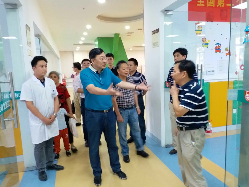 乐鱼平台_乐鱼（中国）一站式服务平台集团苏德辉总经理莅临湘西博爱康复医院调研考察