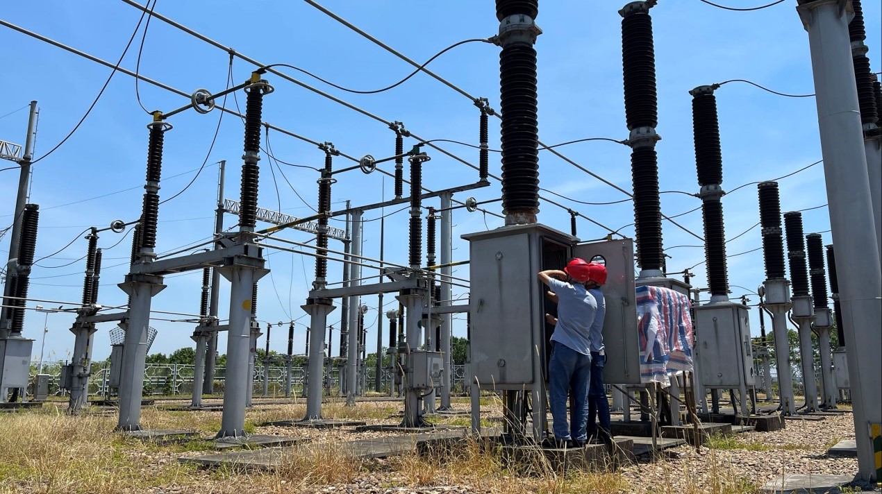 无惧“烤”验保供电 勇于担当不服“暑”--乐鱼平台_乐鱼（中国）一站式服务平台电力保供“湘”当给力