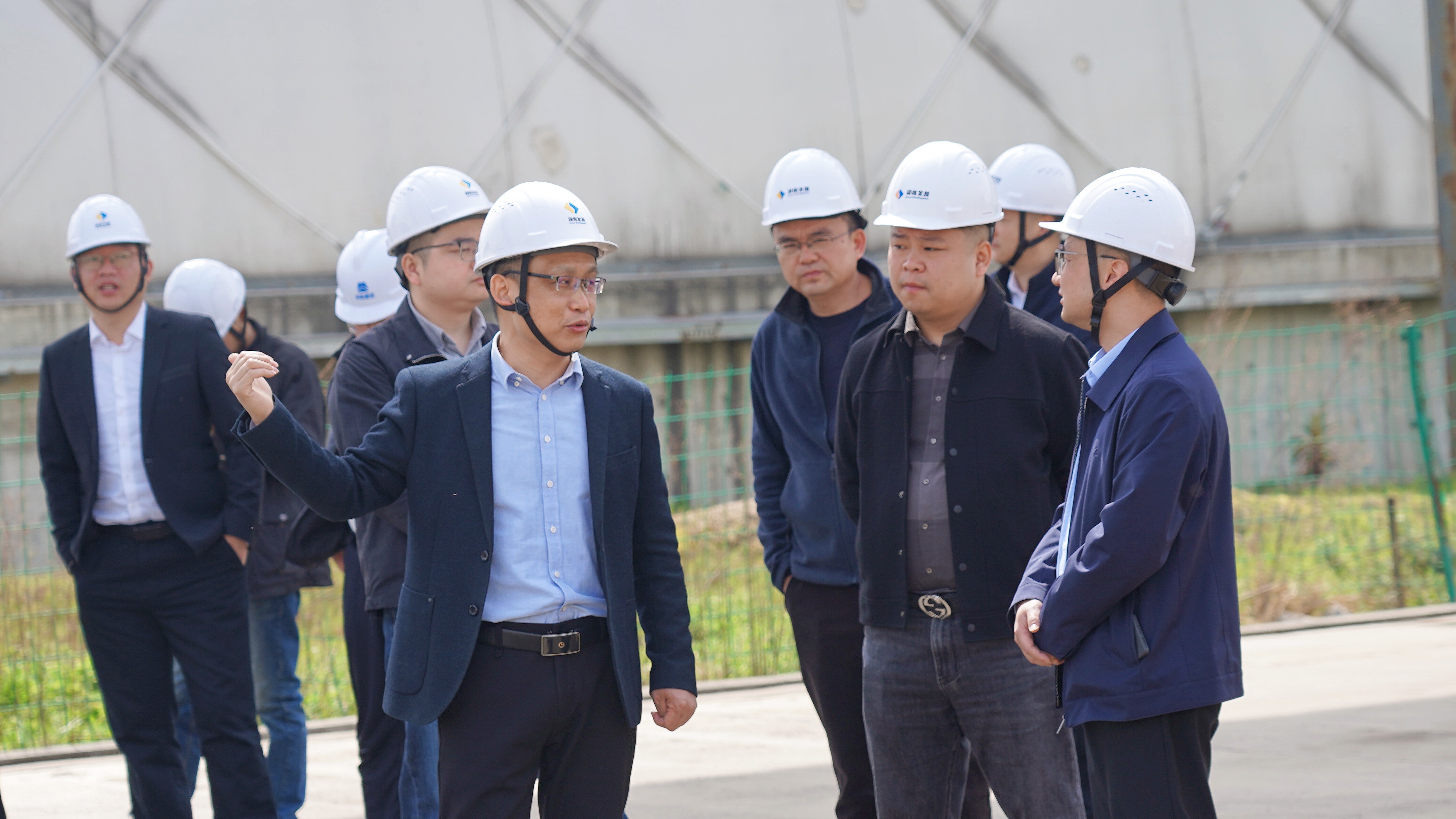 沅江市副市长雷亮调研乐鱼平台_乐鱼（中国）一站式服务平台机制砂和砂石集散中心项目