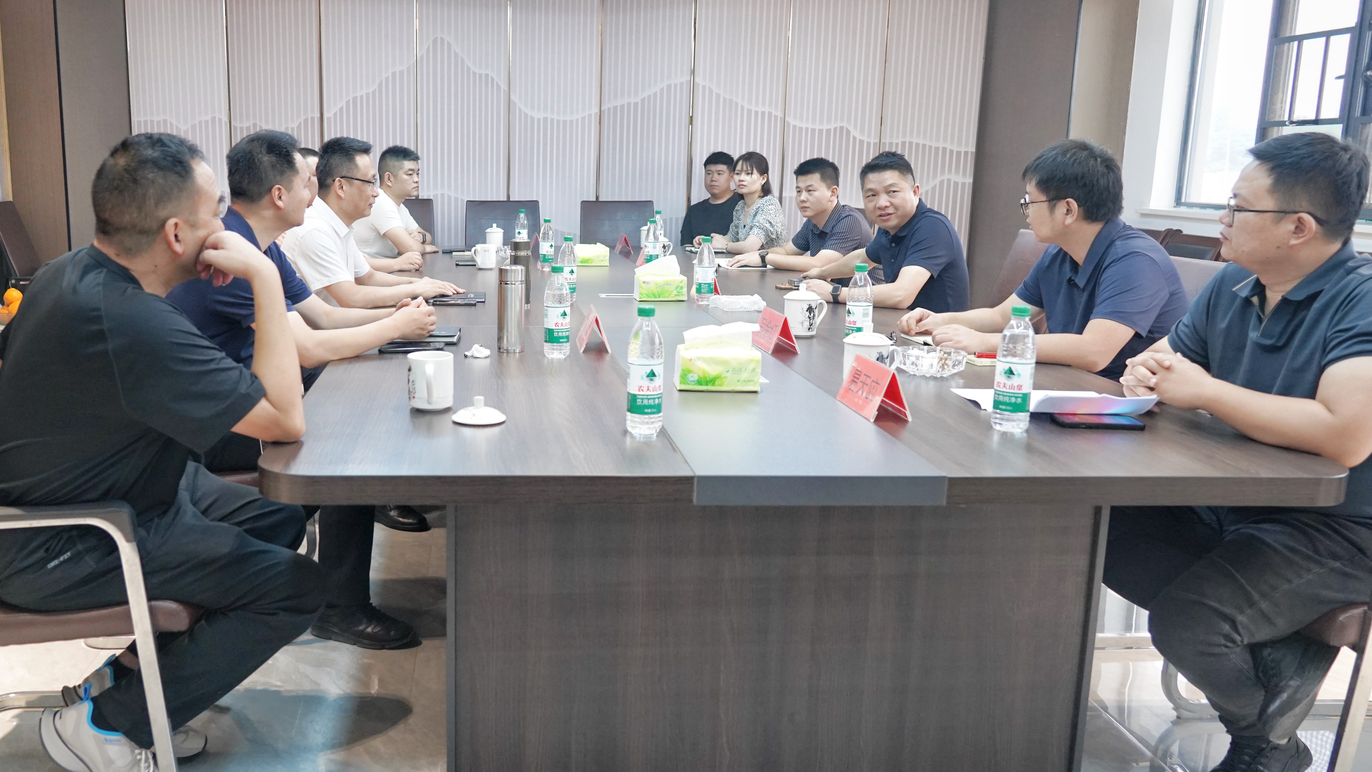 湖南港发集团赴乐鱼平台_乐鱼（中国）一站式服务平台益沅公司开展合作交流